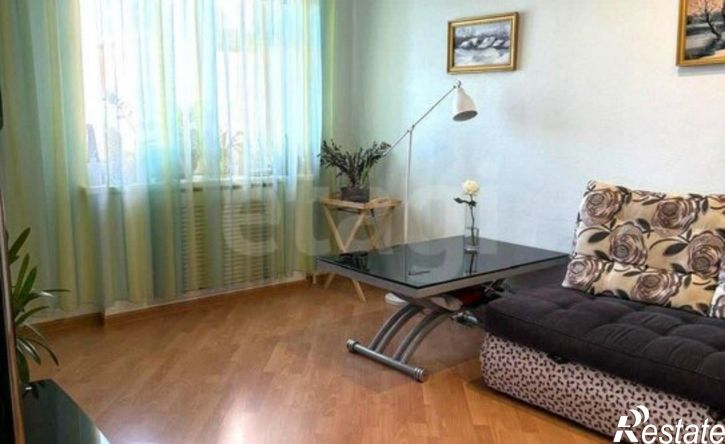 3-комн квартира улица Славы, 4,  д. 4