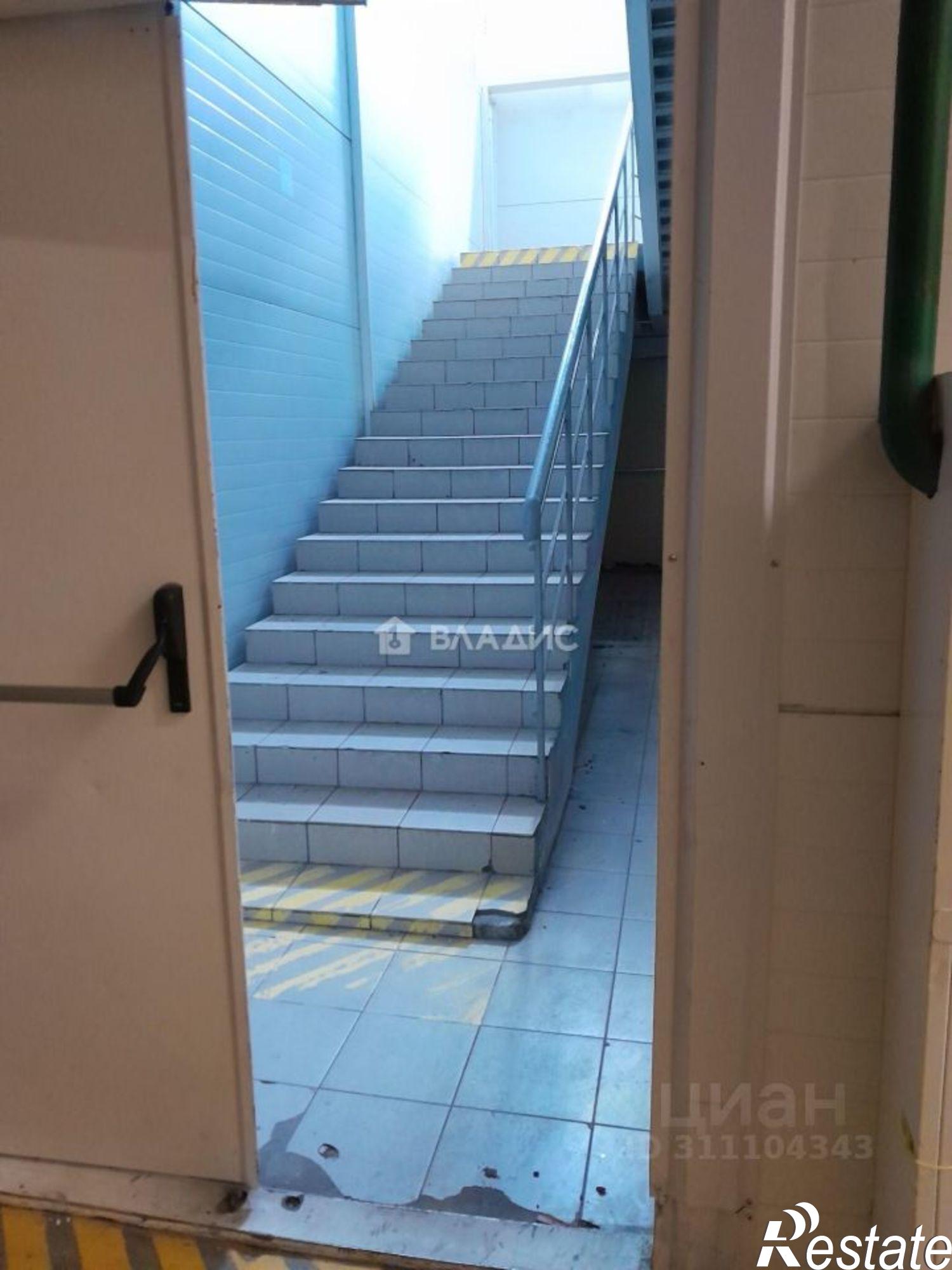 Сдать складское помещение за 60 000 рублей на Октябрьский проспект, 141