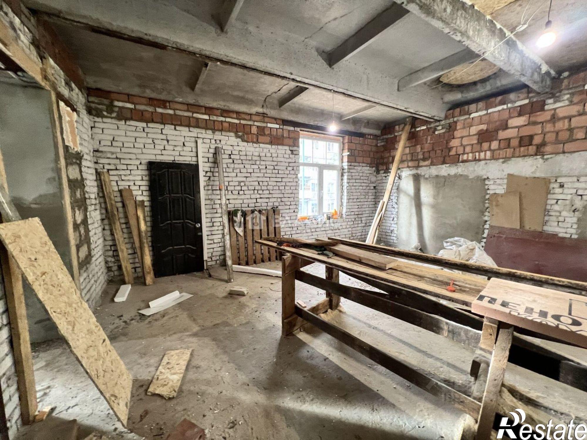 Купить помещение свободного назначения за 331 192 рублей на улица Комарова, 9