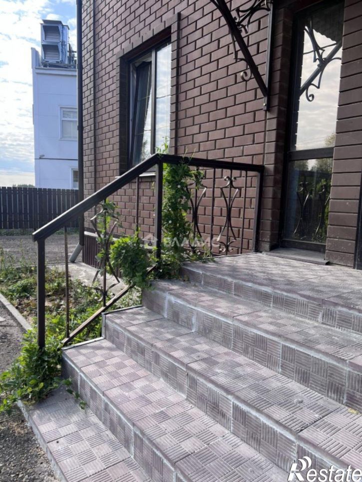 3-комн квартира улица Савина, 52,  д. 52