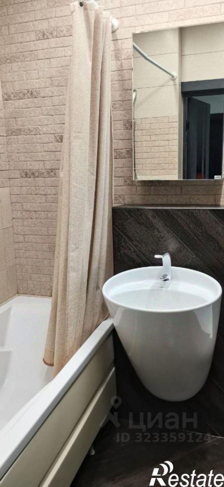 2-комн квартира улица Орджоникидзе, 56/1,  д. 56/1