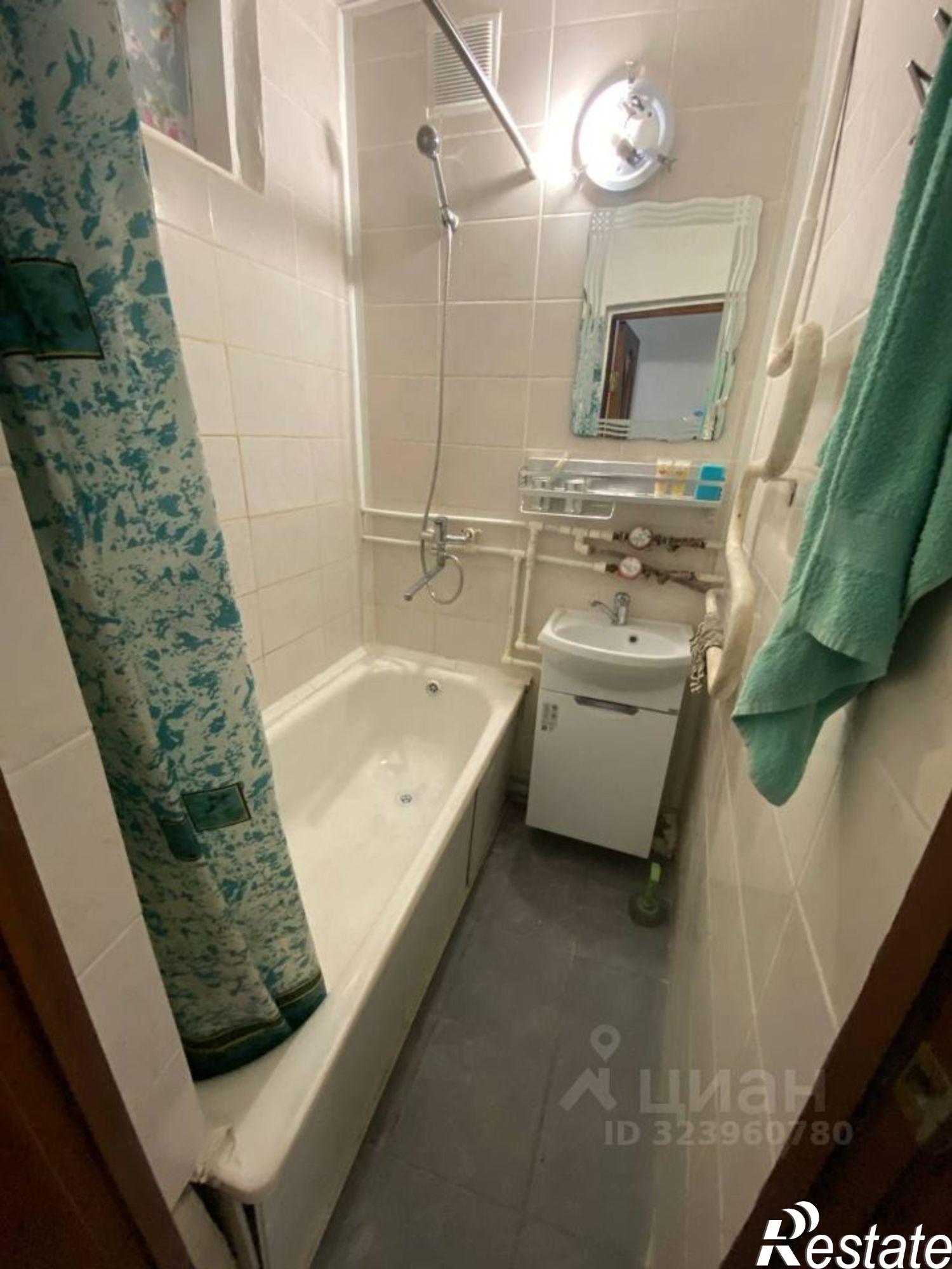 Сдать квартиру за 35 000 рублей на улица Комарова, 8