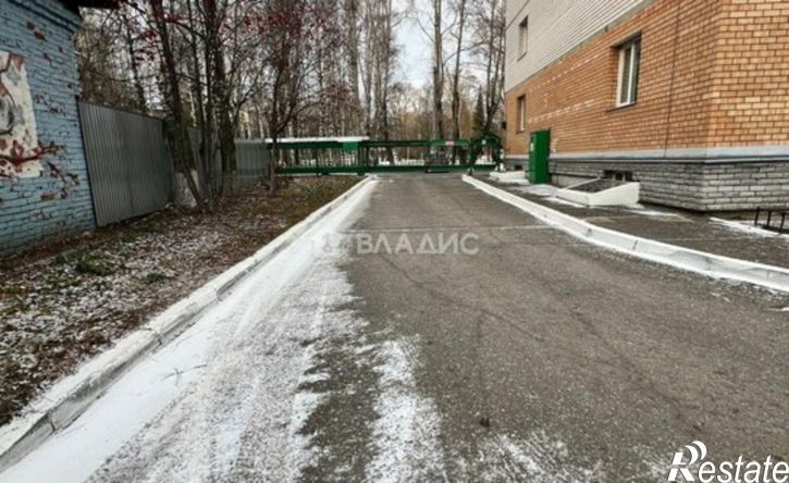 4-комн квартира улица Куратова, 3,  д. 3