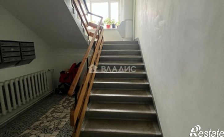 4-комн квартира улица Куратова, 3,  д. 3