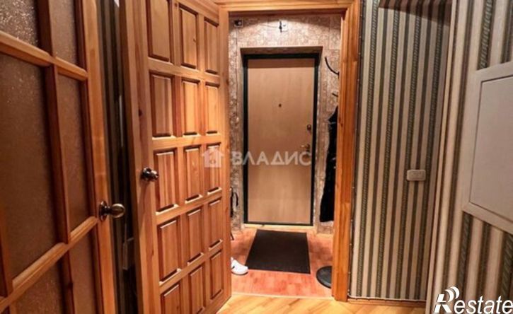 4-комн квартира улица Куратова, 3,  д. 3