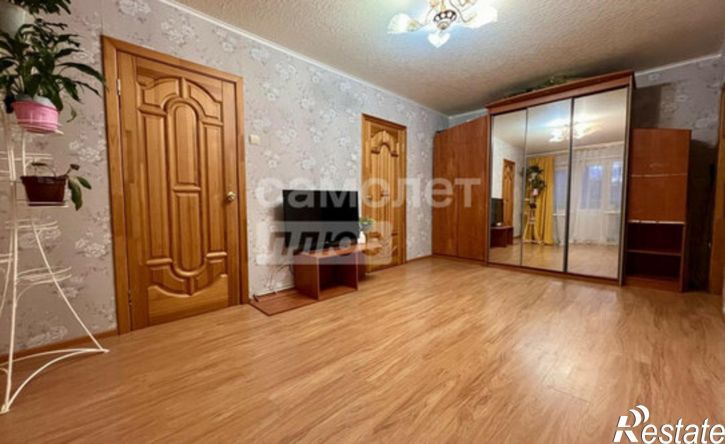 4-комн квартира ул Комарова, 4,  д. 4