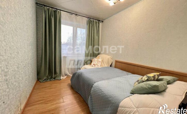 4-комн квартира ул Комарова, 4,  д. 4