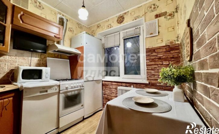 4-комн квартира ул Комарова, 4,  д. 4