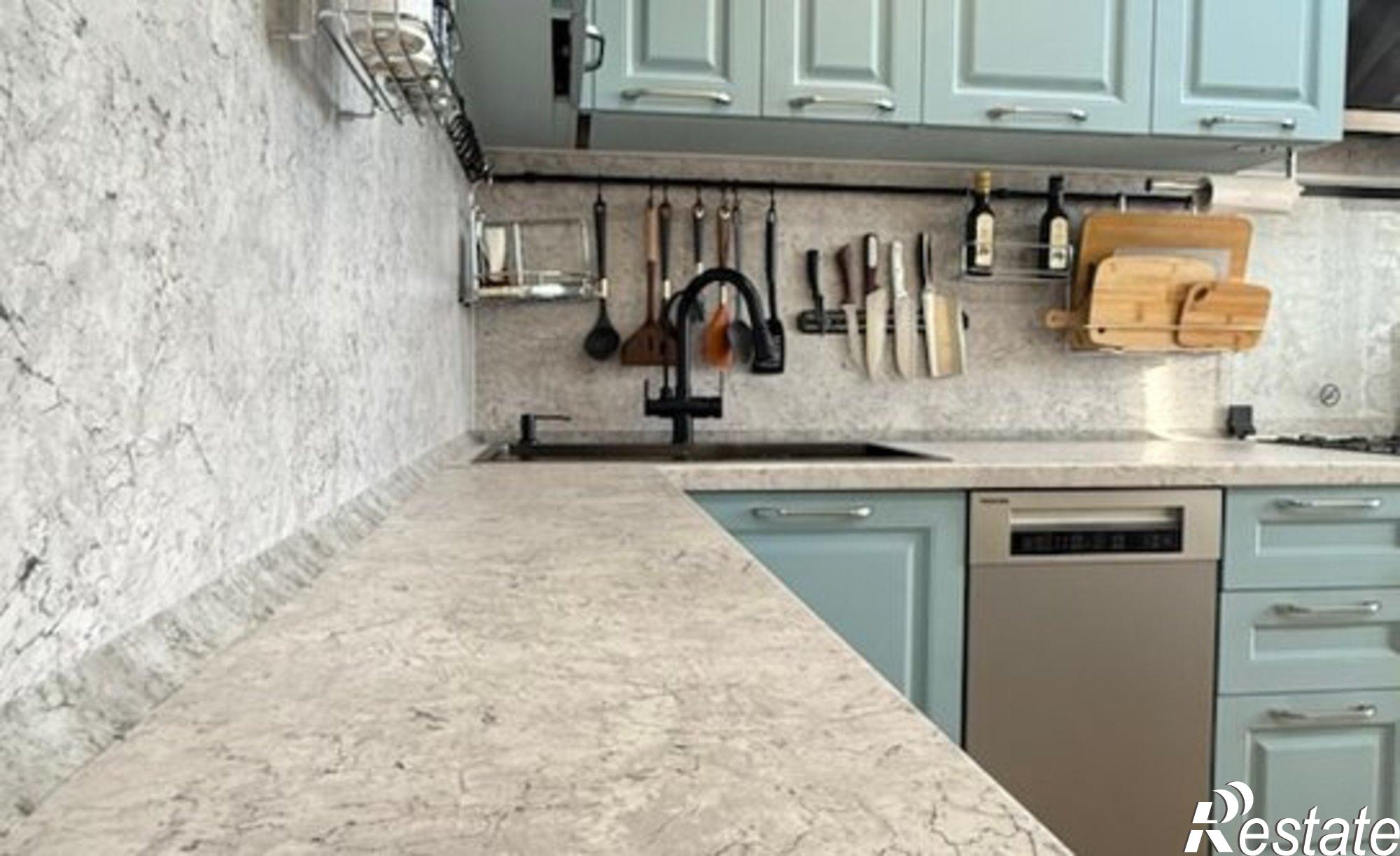 Купить квартиру за 4 750 000 рублей на Покровский бульвар, 4