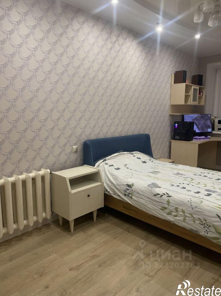 4-комн квартира ул Морозова, 100,  д. 100