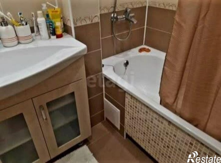 4-комн квартира улица Водопьянова, 4,  д. 4