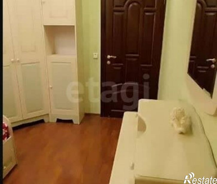 4-комн квартира пр-кт Бумажников, 42,  д. 42