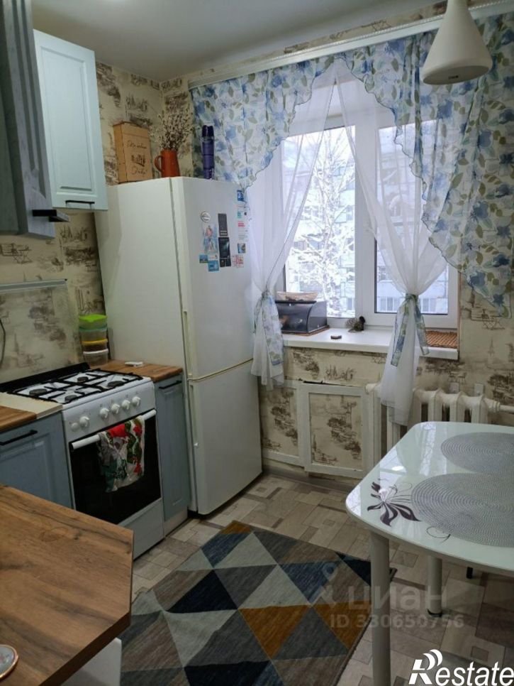 2-комн квартира улица Комарова, 8,  д. 8