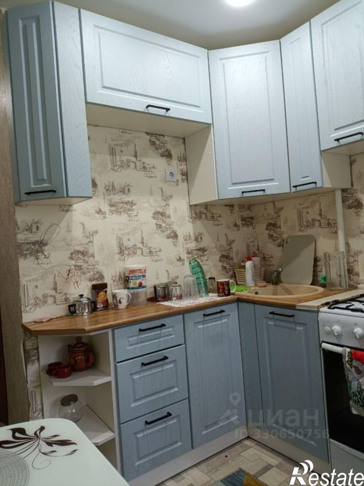 2-комн квартира улица Комарова, 8,  д. 8