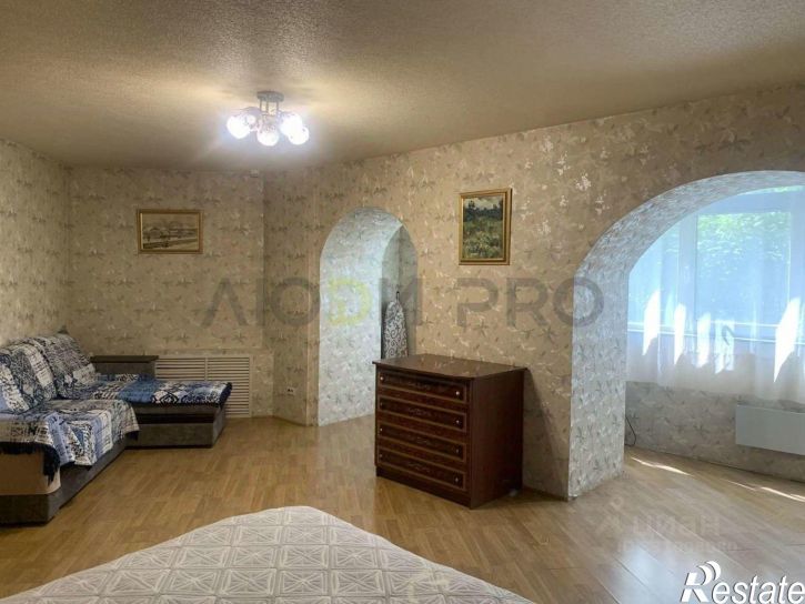 2-комн квартира улица Куратова, 37,  д. 37
