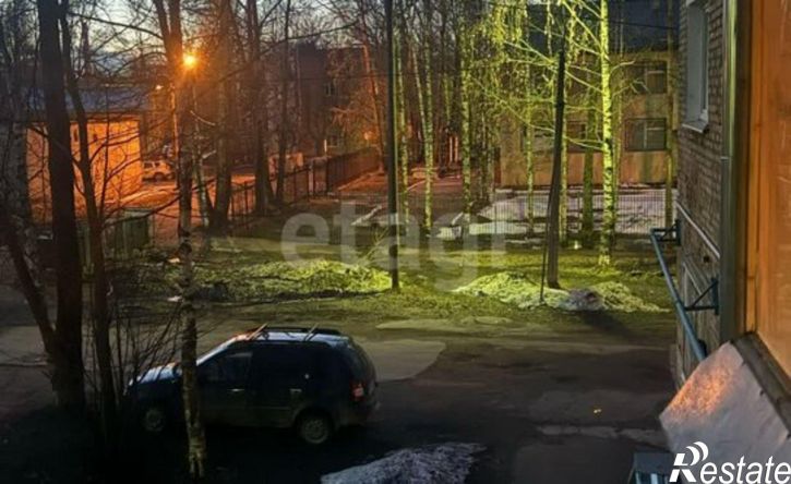 2-комн квартира улица Космонавтов, 12,  д. 12
