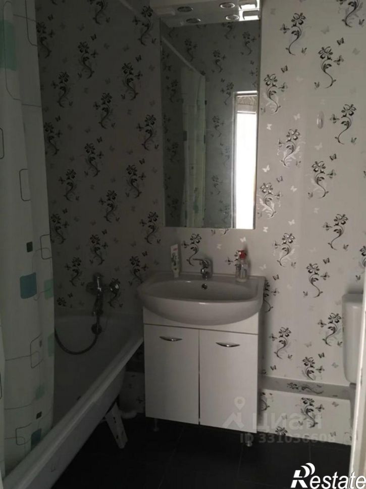 1-комн квартира улица Куратова, 76,  д. 76