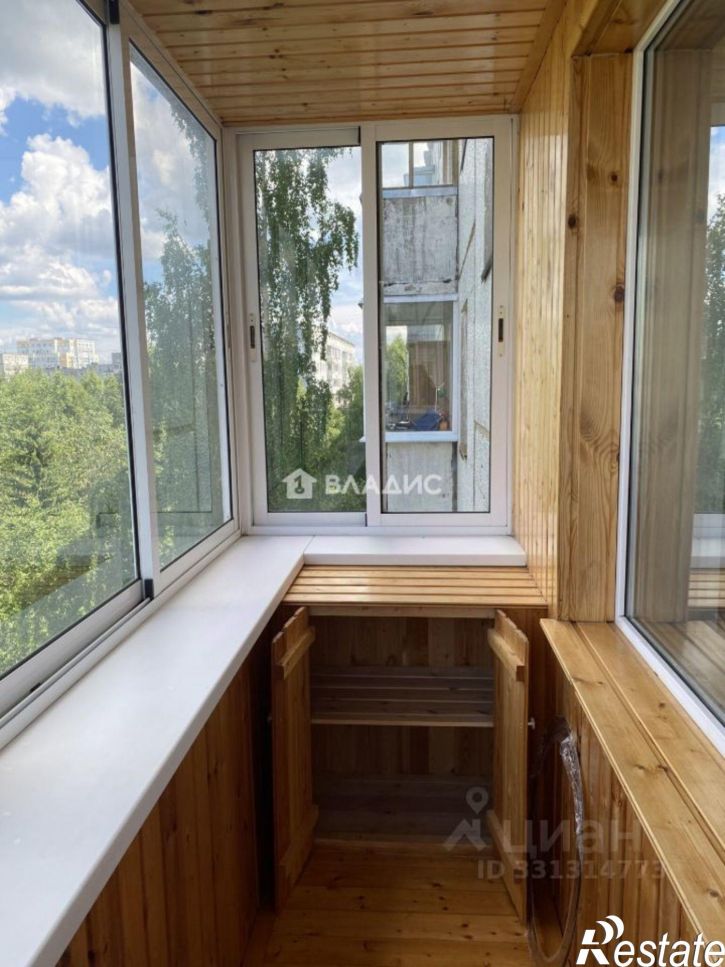 3-комн квартира улица Малышева, 11,  д. 11