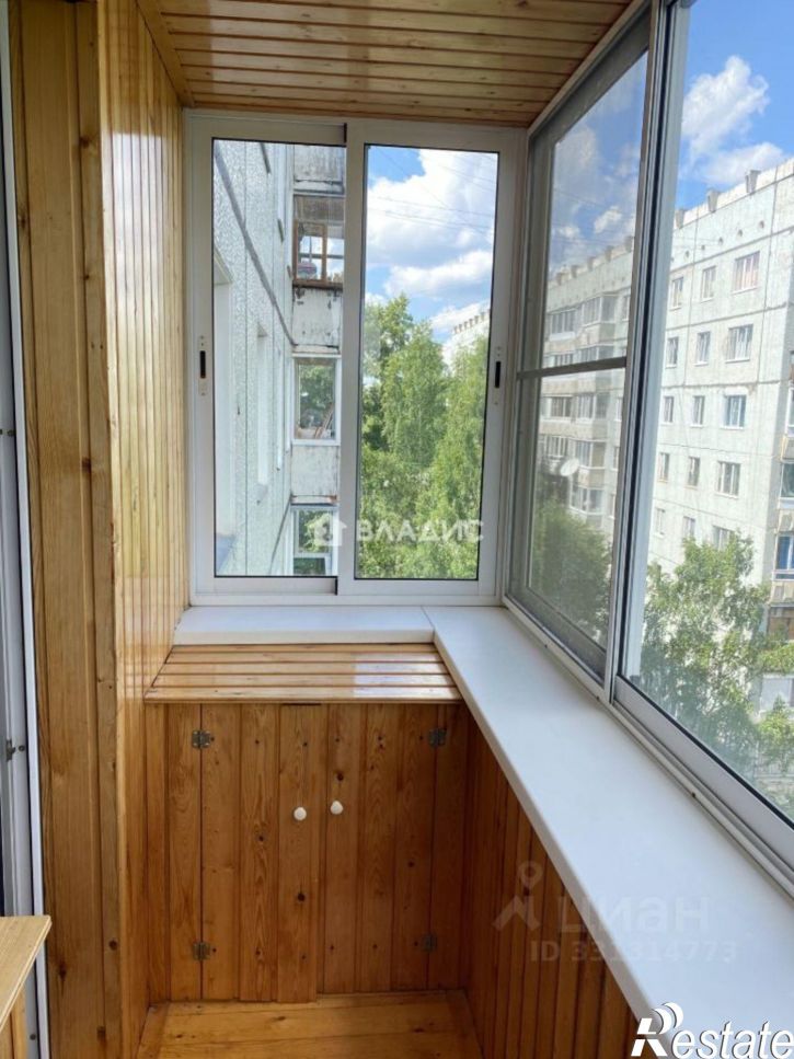 3-комн квартира улица Малышева, 11,  д. 11