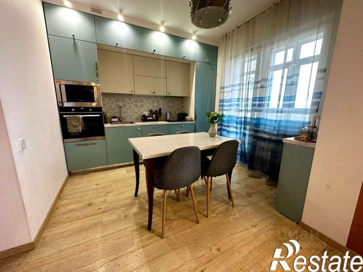 3-комн квартира улица Куратова, 72,  д. 72