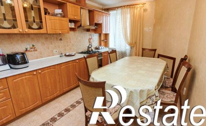 2-комн квартира улица Морозова, 100,  д. 100